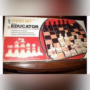 Vintage Chess Educator Set